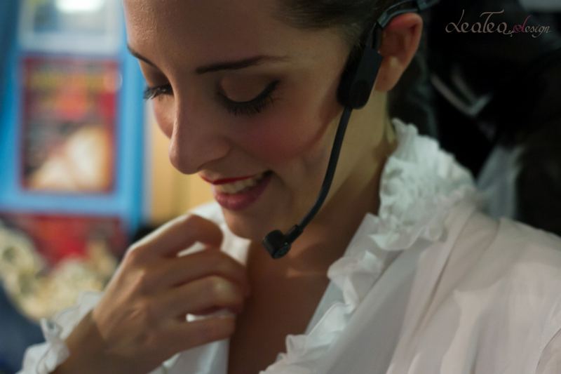 Ballerina con auricolare