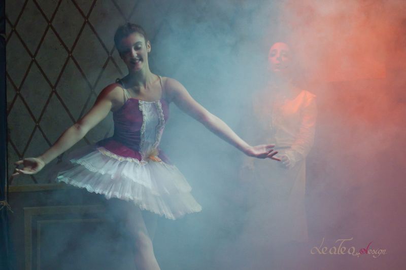 Balletto nel fumo colorato